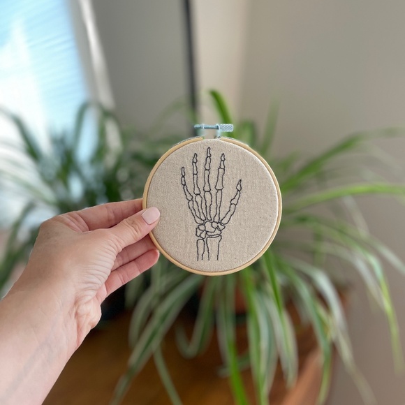 Hand Embroidered “Skeleton Hand” 4 inch Hoop - Picture 4 of 5